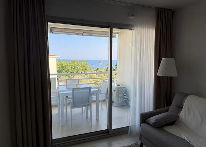 En Bord De * Antibes