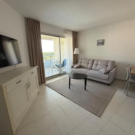 En Bord De Apartment